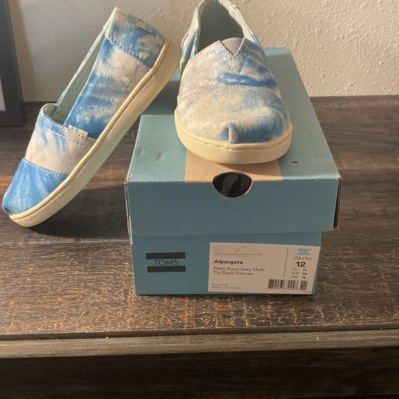 Kids Toms… Tie Dye - Picture 5 of 9